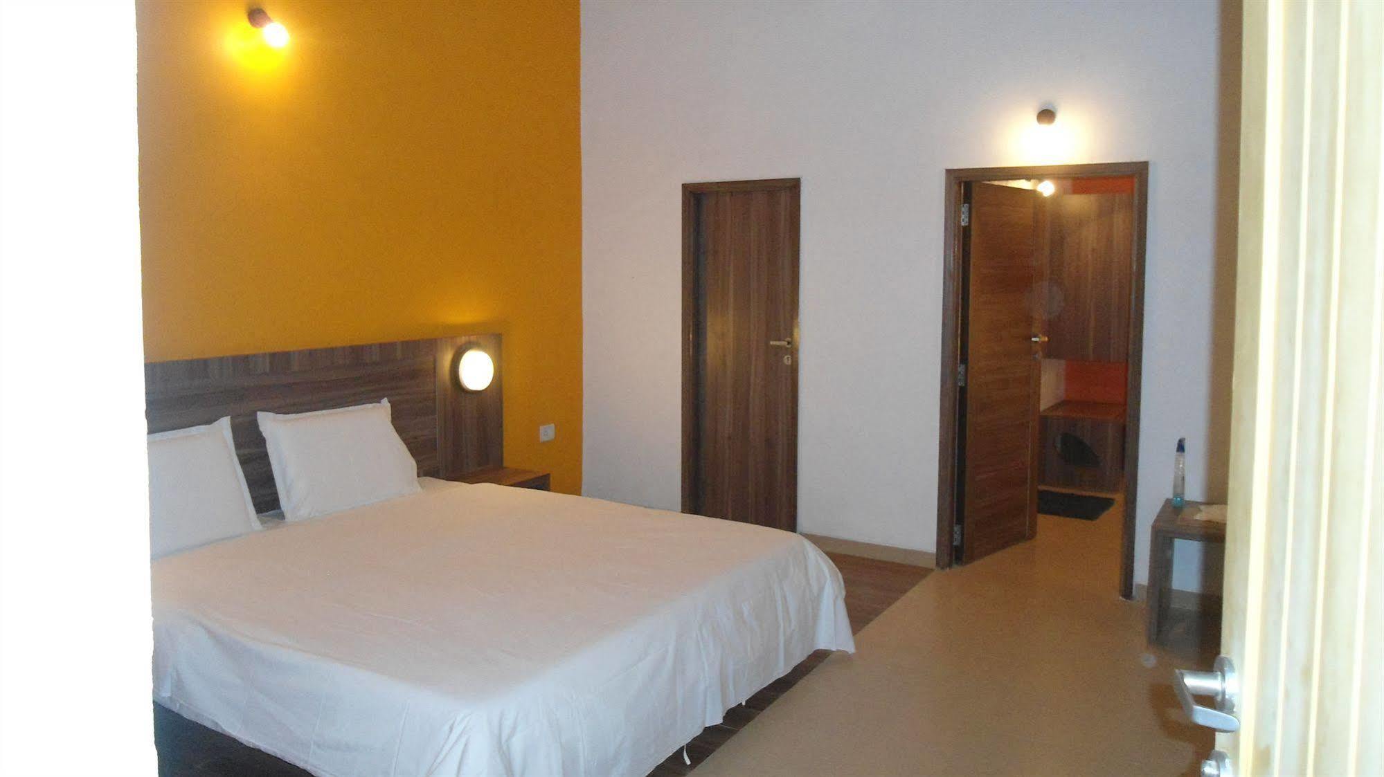 Golden Swan Beach Resort Murūd Exterior foto